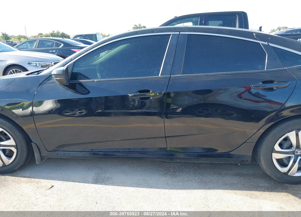 2018 HONDA CIVIC LX VIN: 2HGFC2F55JH508527