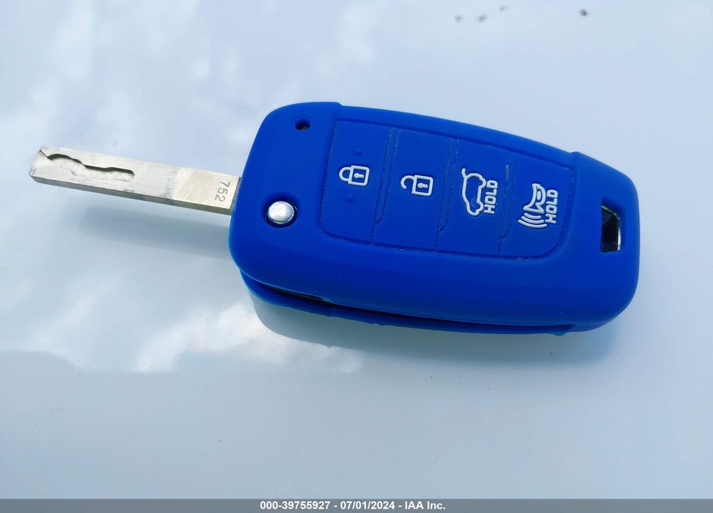 2018 HYUNDAI KONA SE VIN: KM8K1CAA7JU076660