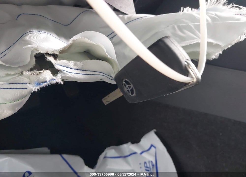 2020 TOYOTA COROLLA SE VIN: JTDS4RCE6LJ001872