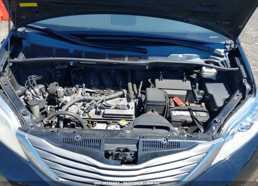 2012 TOYOTA SIENNA XLE V6 8 PASSENGER VIN: 5TDYK3DC9CS267917