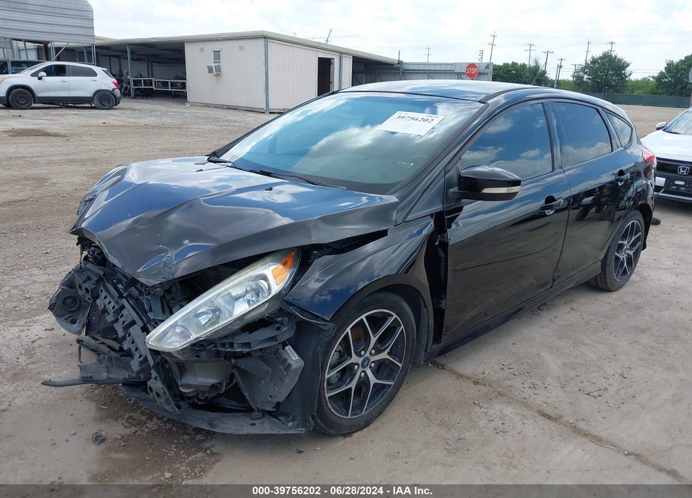 2016 FORD FOCUS SE VIN: 1FADP3K24GL391391