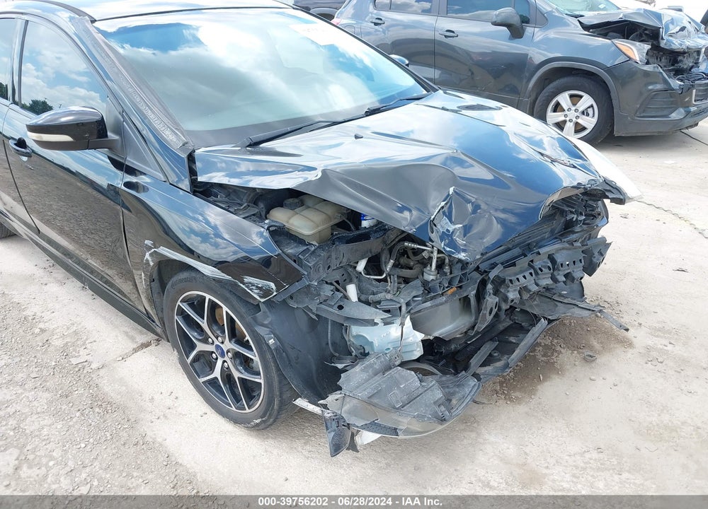 2016 FORD FOCUS SE VIN: 1FADP3K24GL391391