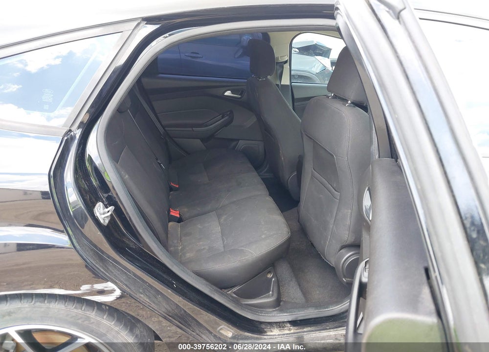 2016 FORD FOCUS SE VIN: 1FADP3K24GL391391