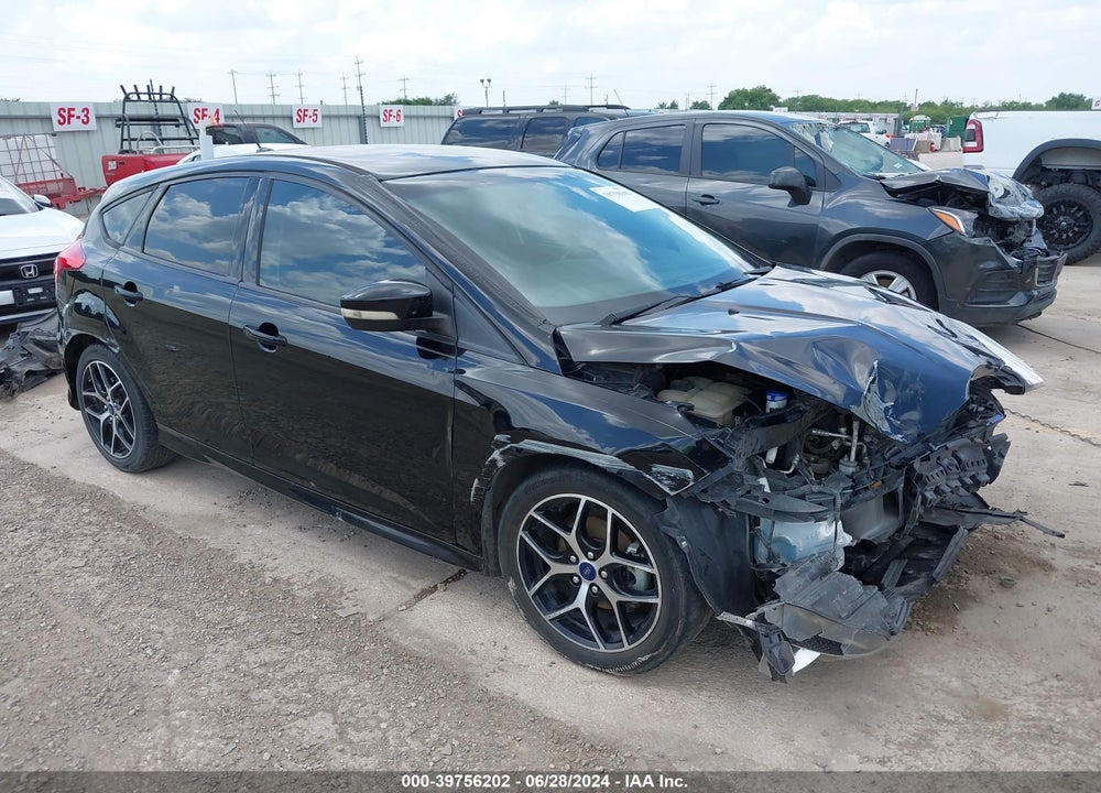 2016 FORD FOCUS SE VIN: 1FADP3K24GL391391