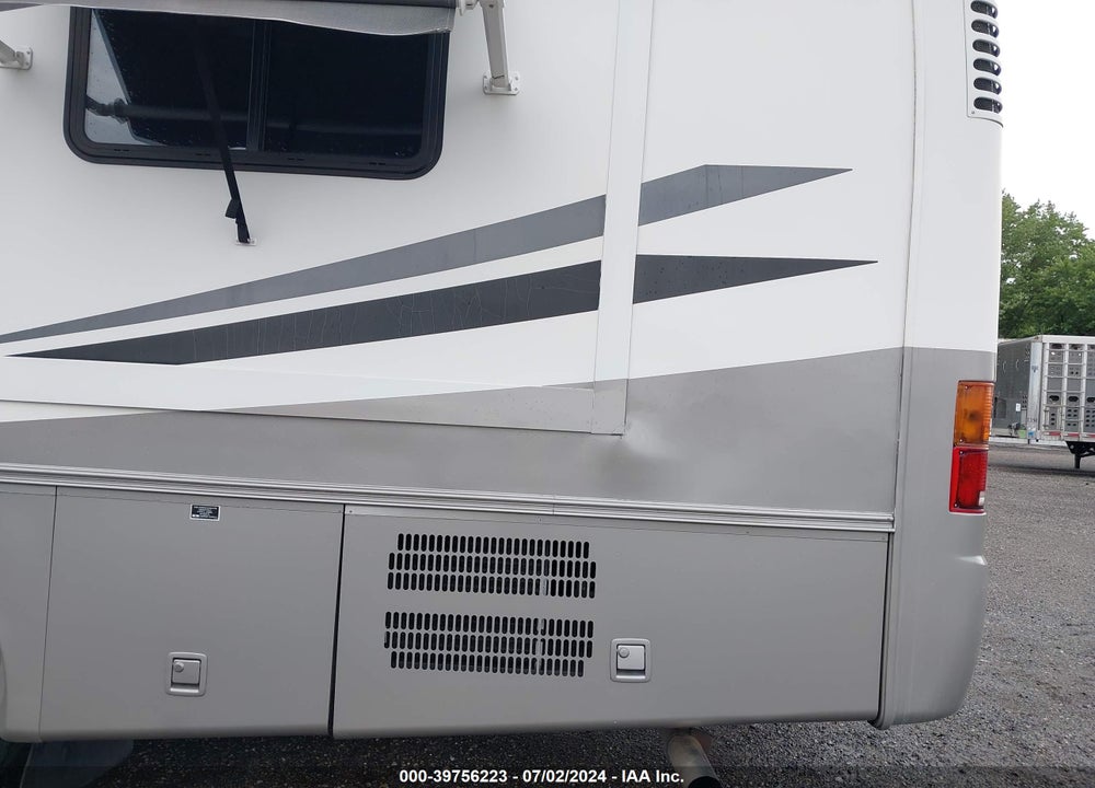 2004 ROADMASTER RAIL AE-STACKED RAIL VIN: 1RF62444642030132