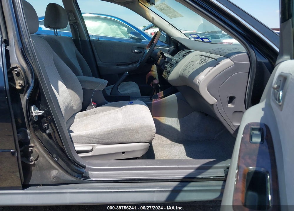 2002 HONDA ACCORD 2.3 SE VIN: 1HGCG56732A035642