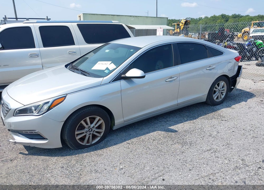 2015 HYUNDAI SONATA SE VIN: 5NPE24AF0FH204383