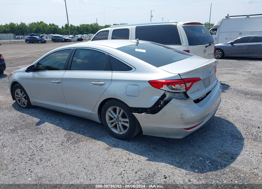 2015 HYUNDAI SONATA SE VIN: 5NPE24AF0FH204383