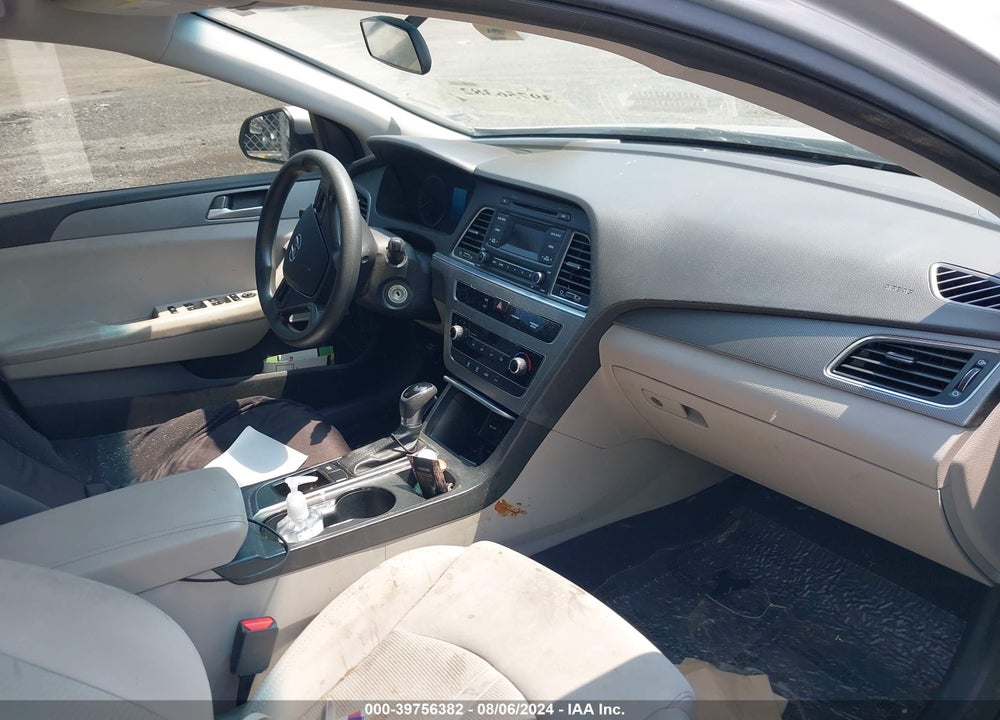 2015 HYUNDAI SONATA SE VIN: 5NPE24AF0FH204383