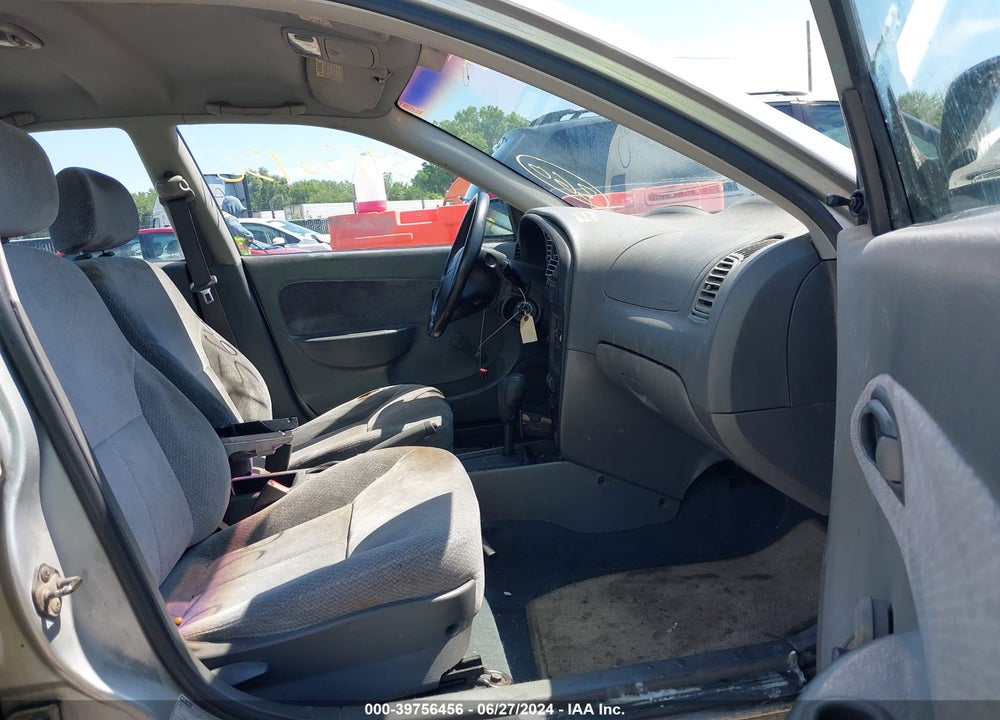 2002 KIA SPECTRA LS VIN: KNAFB121025118049
