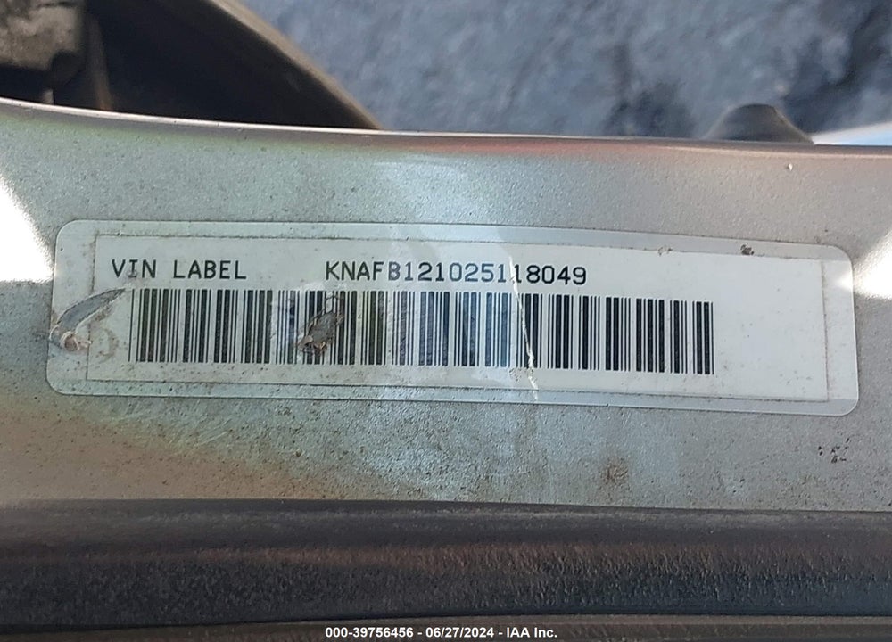 2002 KIA SPECTRA LS VIN: KNAFB121025118049