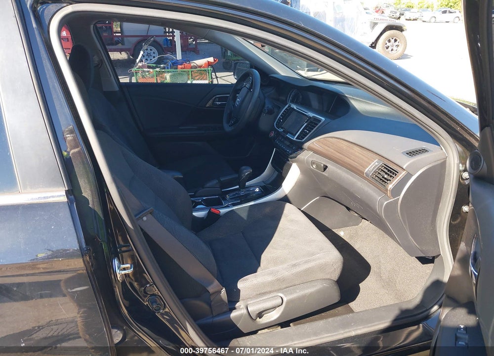 2017 HONDA ACCORD EX VIN: 1HGCR2F77HA176523