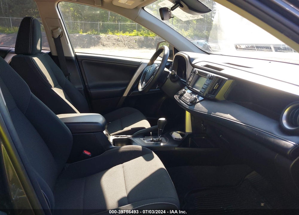 2017 TOYOTA RAV4 XLE VIN: JTMRFREVXHJ716621