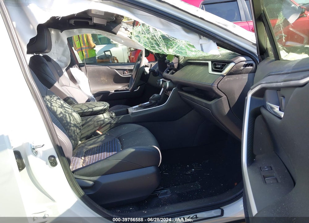2024 TOYOTA RAV4 HYBRID XSE VIN: JTME6RFVXRJ040427