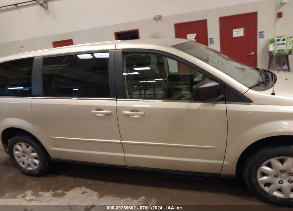 2010 CHRYSLER TOWN & COUNTRY LX VIN: 2A4RR4DE6AR178085