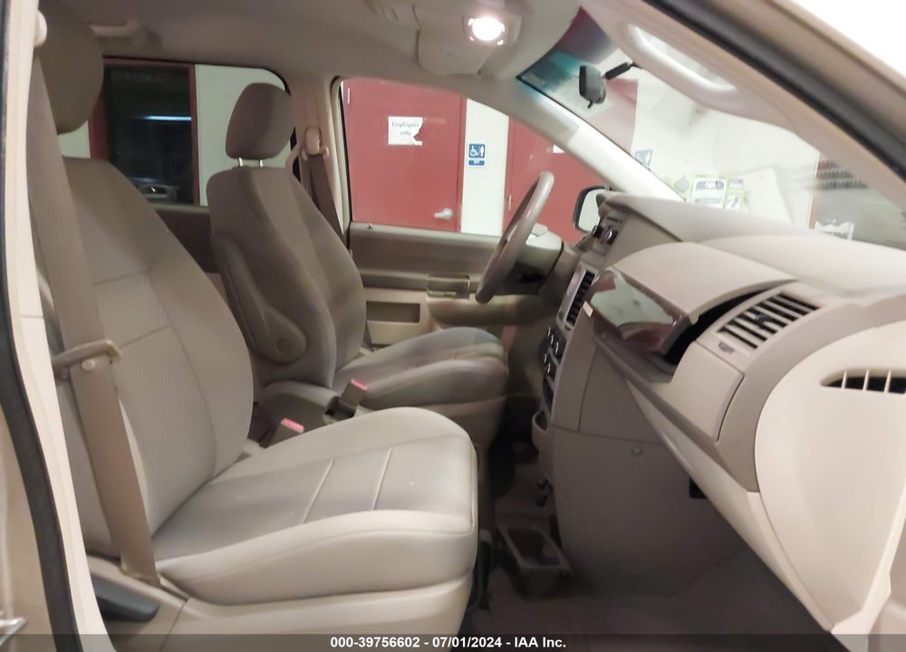 2010 CHRYSLER TOWN & COUNTRY LX VIN: 2A4RR4DE6AR178085