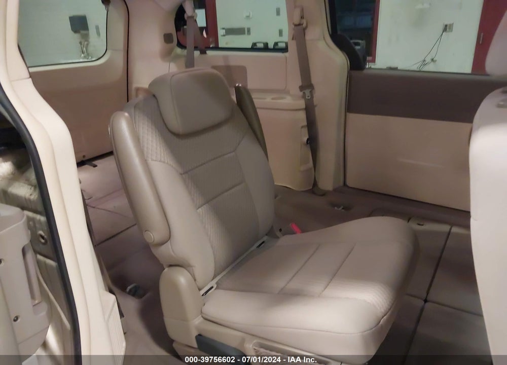 2010 CHRYSLER TOWN & COUNTRY LX VIN: 2A4RR4DE6AR178085