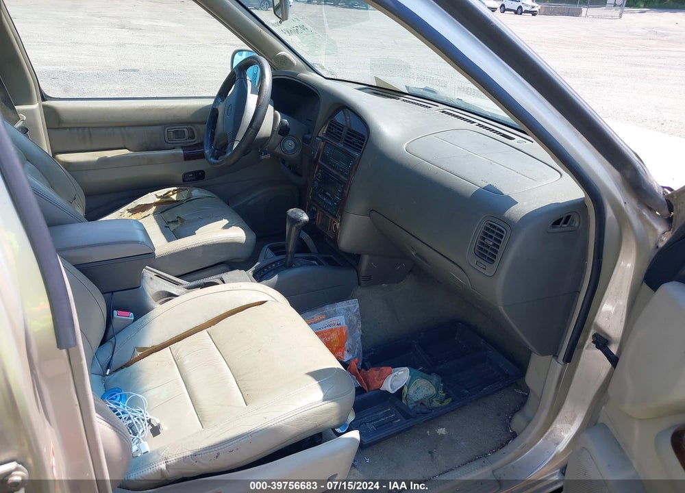 2000 INFINITI QX4 VIN: JNRAR07Y6YW075591
