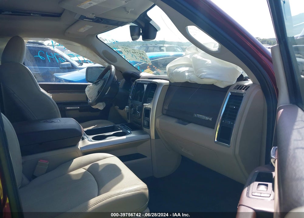 2018 RAM 1500 VIN: 1C6RR7NT0JS104042