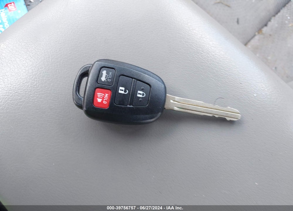 2017 TOYOTA CAMRY SE VIN: 4T1BF1FK4HU656675
