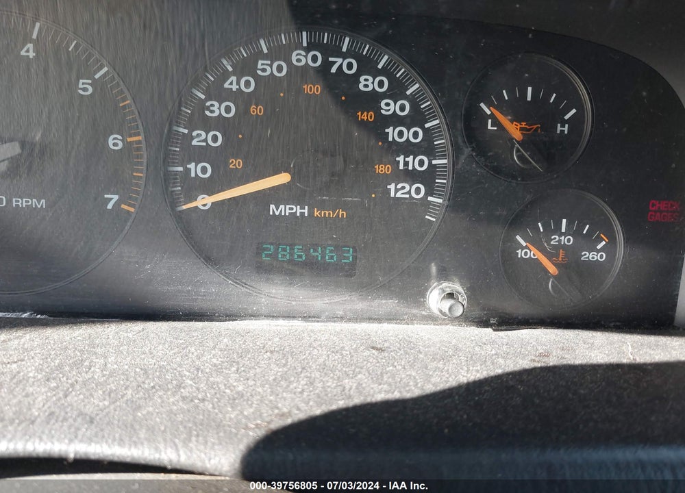 2004 JEEP GRAND CHEROKEE LAREDO VIN: 1J4GW48S74C325897