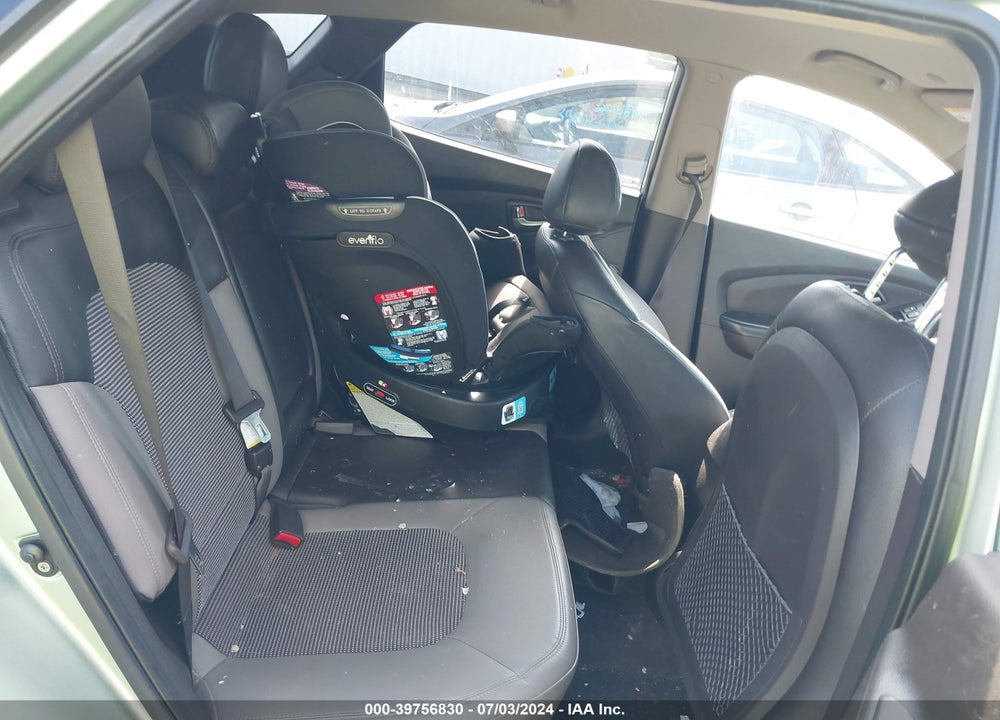 2010 HYUNDAI TUCSON VIN: KM8JU3ACXAU114354