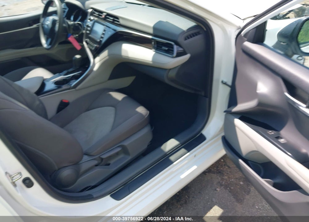 2019 TOYOTA CAMRY LE VIN: 4T1B11HKXKU849092