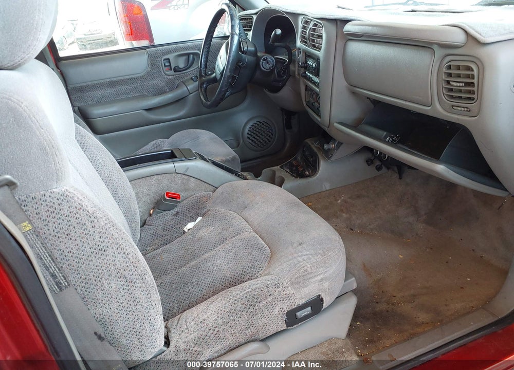 2001 CHEVROLET BLAZER LT VIN: 1GNCS13W112154128