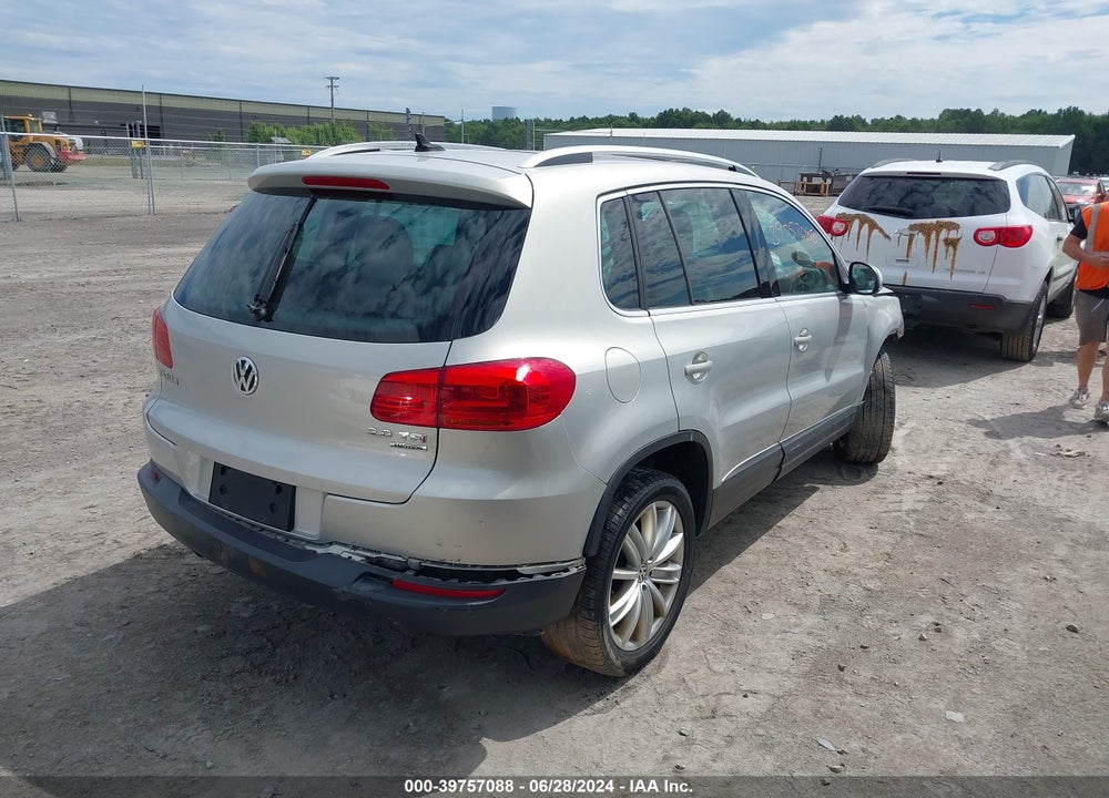 2012 VOLKSWAGEN TIGUAN SE VIN: WVGBV7AX5CW598727