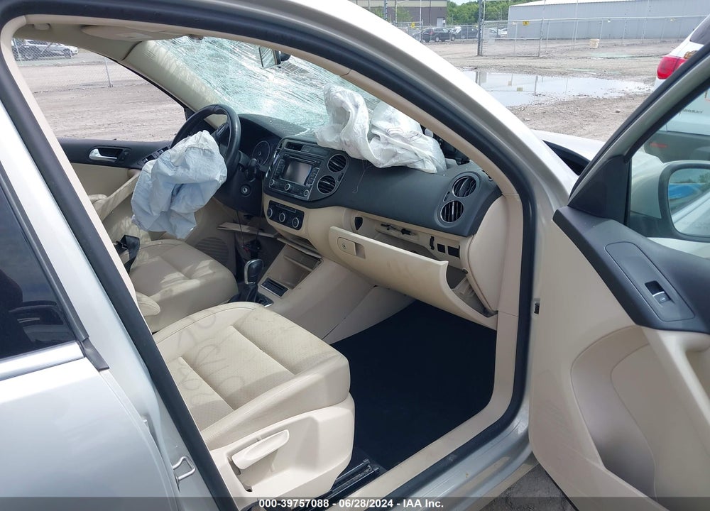 2012 VOLKSWAGEN TIGUAN SE VIN: WVGBV7AX5CW598727