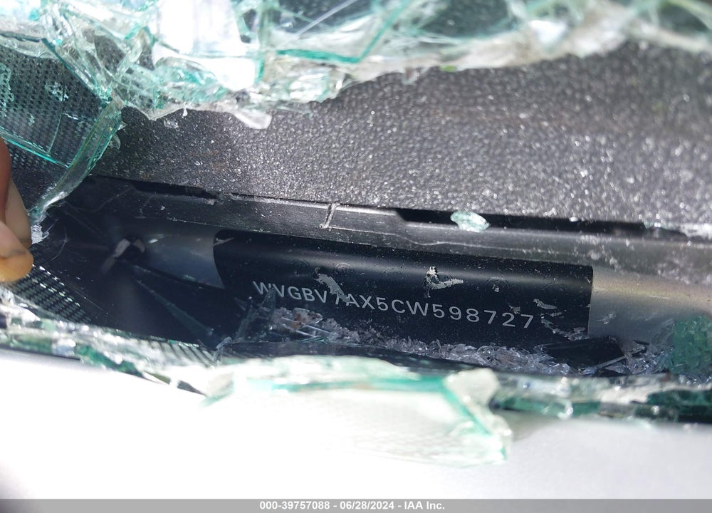 2012 VOLKSWAGEN TIGUAN SE VIN: WVGBV7AX5CW598727