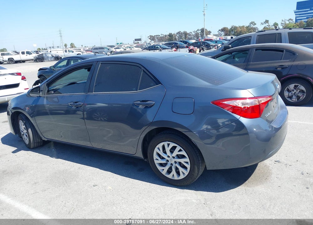 2018 TOYOTA COROLLA LE VIN: 5YFBURHE3JP813938