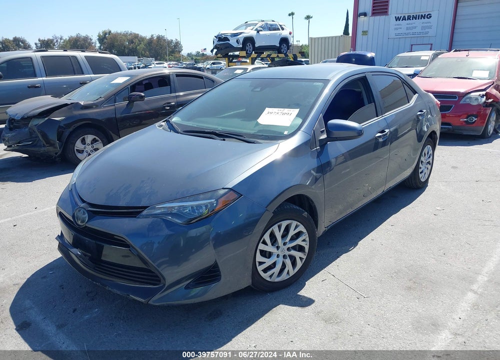 2018 TOYOTA COROLLA LE VIN: 5YFBURHE3JP813938