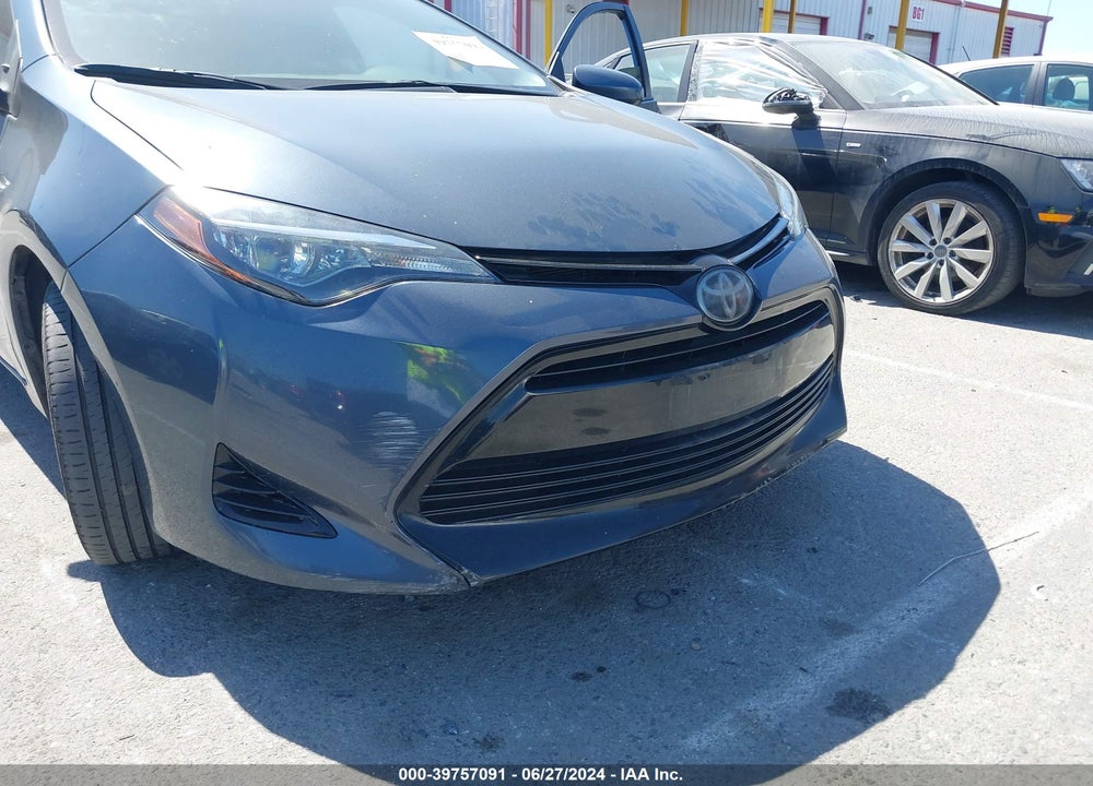 2018 TOYOTA COROLLA LE VIN: 5YFBURHE3JP813938