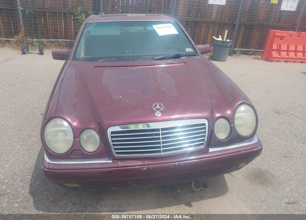 1996 MERCEDES-BENZ E 320 VIN: WDBJF55F1TJ015570