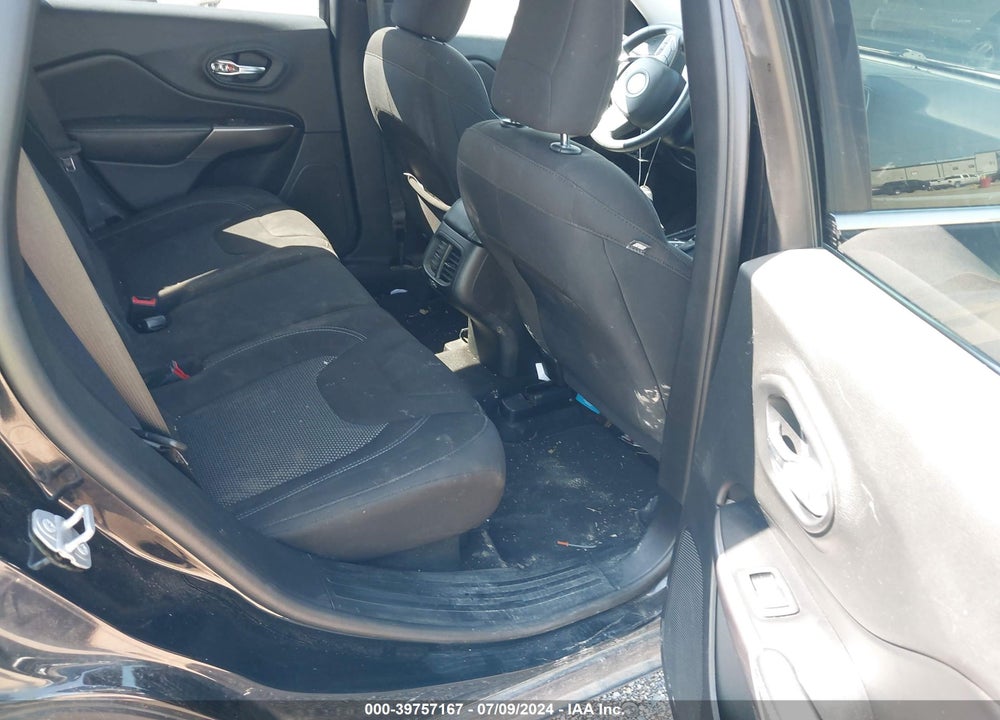 2019 JEEP CHEROKEE LATITUDE FWD VIN: 1C4PJLCB3KD325747