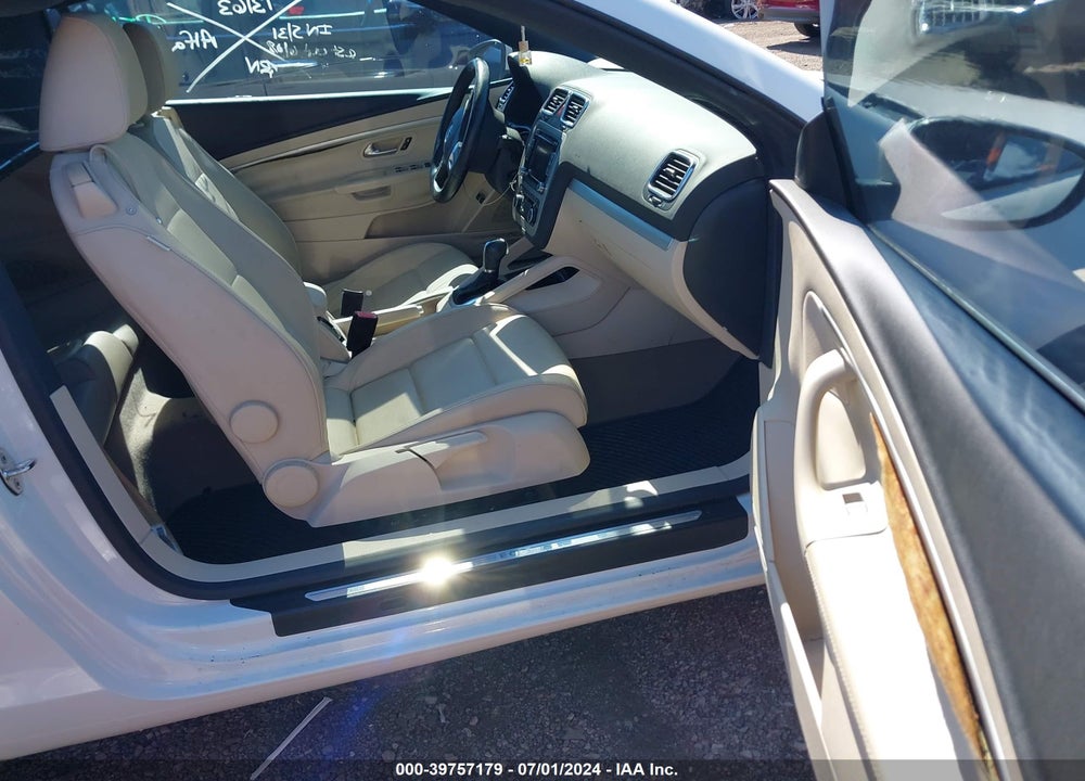 2012 VOLKSWAGEN EOS KOMFORT VIN: WVWBW7AH1CV008555