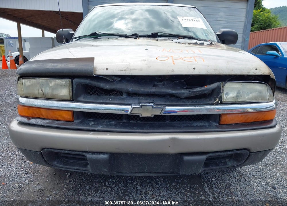 2003 CHEVROLET S-10 LS VIN: 1GCCS14H938218912