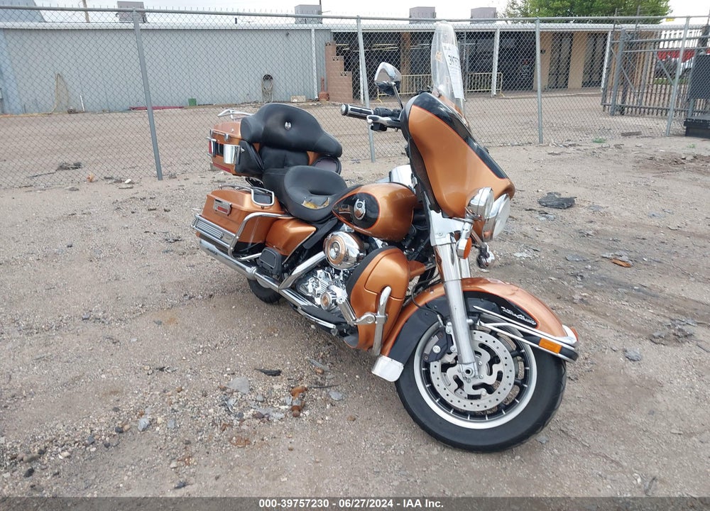 2008 HARLEY-DAVIDSON FLHTCUI 105TH ANNIVERSARY EDITION VIN: 1HD1FC44X8Y625194