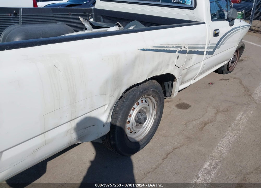 1989 TOYOTA PICKUP 1/2 TON SHT WHEELBASE DLX VIN: JT4RN81P9K0032824
