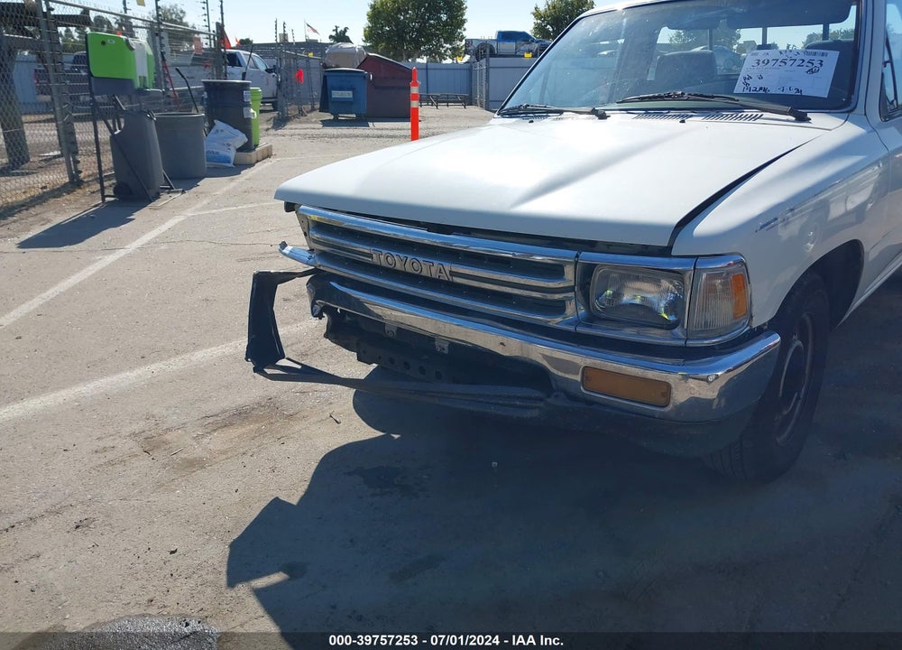 1989 TOYOTA PICKUP 1/2 TON SHT WHEELBASE DLX VIN: JT4RN81P9K0032824