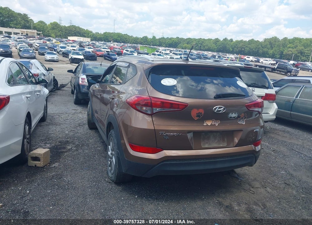 2017 HYUNDAI TUCSON SE VIN: KM8J3CA48HU381482