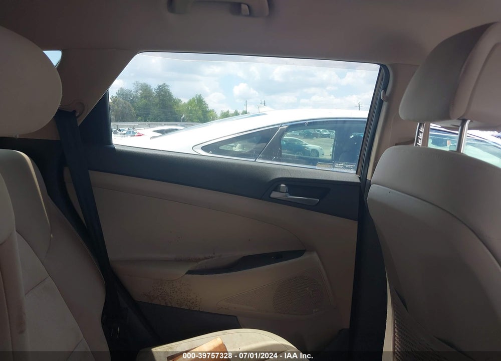 2017 HYUNDAI TUCSON SE VIN: KM8J3CA48HU381482