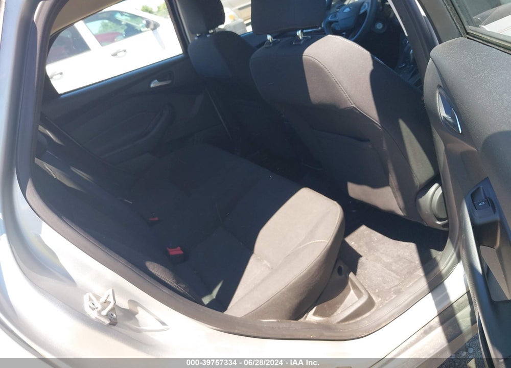 2017 FORD FOCUS SE VIN: 1FADP3F29HL220910