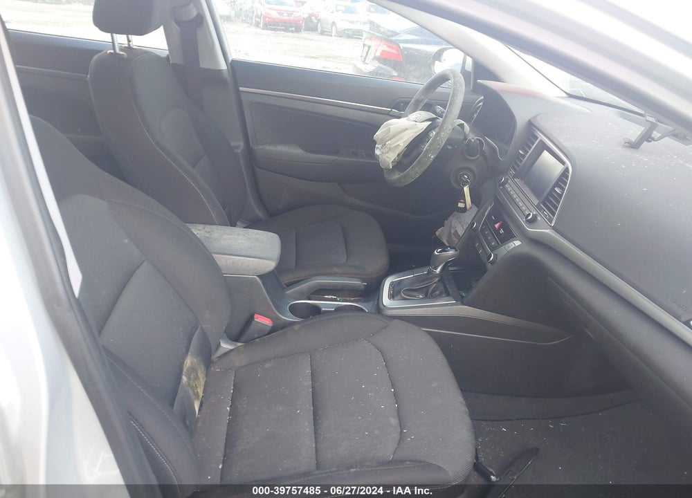 2018 HYUNDAI ELANTRA SE VIN: 5NPD74LF5JH401858