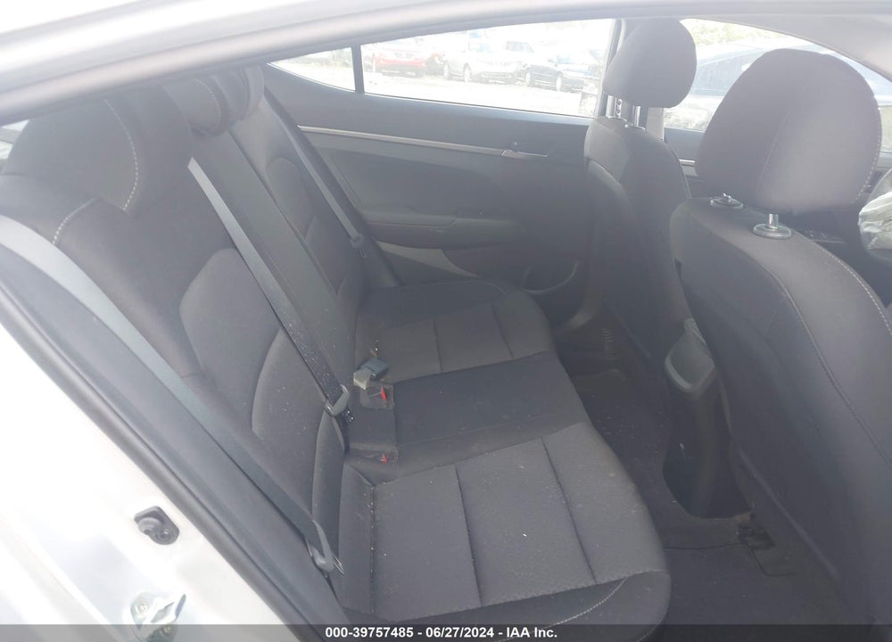 2018 HYUNDAI ELANTRA SE VIN: 5NPD74LF5JH401858