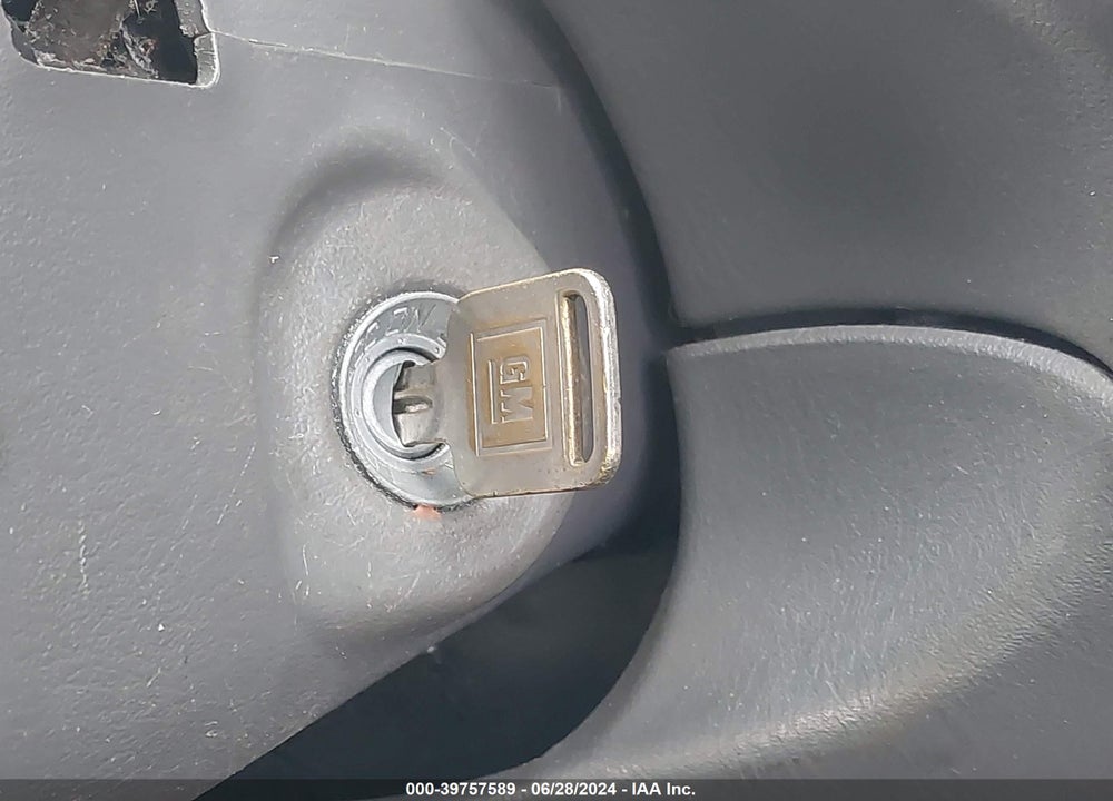 2002 CHEVROLET TRACKER HARD TOP BASE VIN: 2CNBE13C426923707