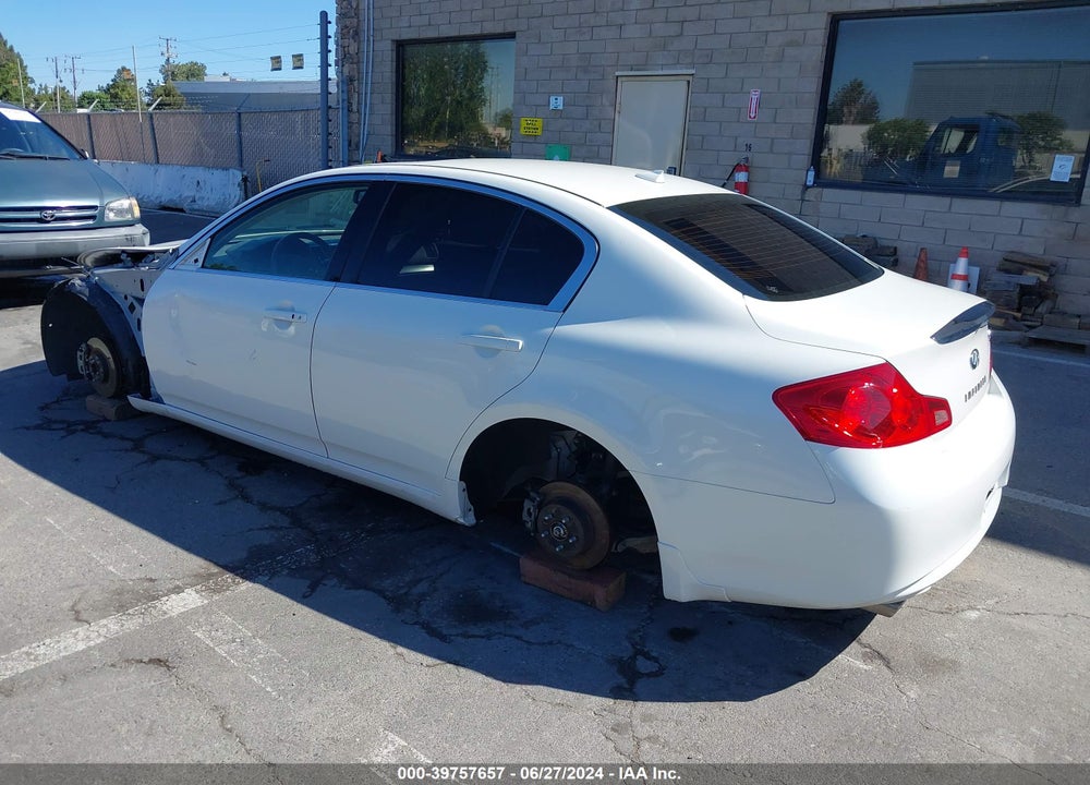 2015 INFINITI Q40 VIN: JN1CV6AP1FM580912
