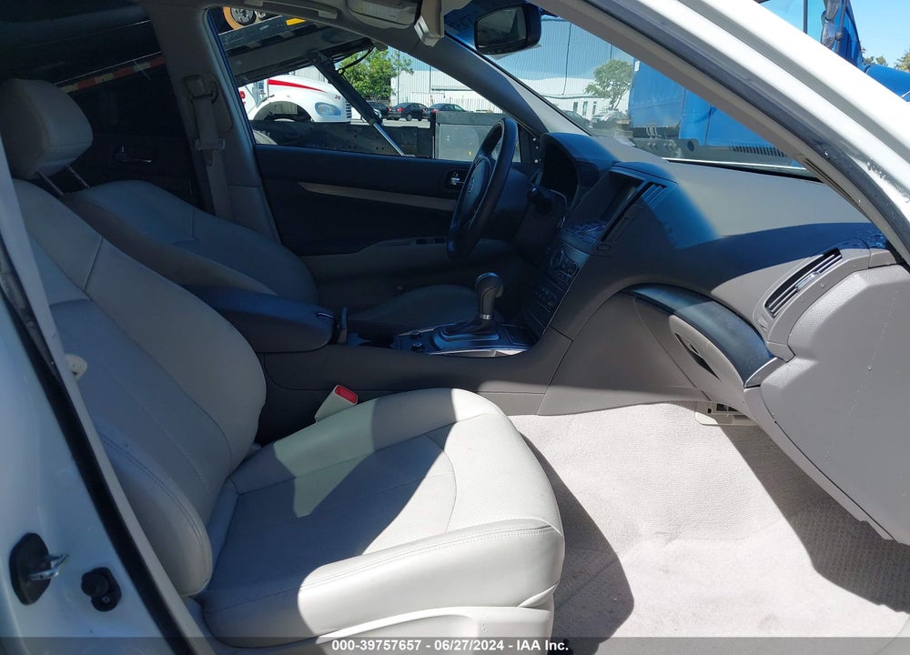 2015 INFINITI Q40 VIN: JN1CV6AP1FM580912