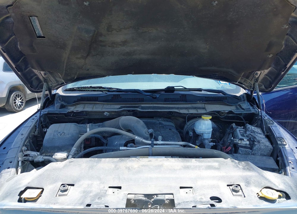 2019 RAM 1500 CLASSIC SLT 4X2 6'4 BOX VIN: 1C6RR6TT7KS562174